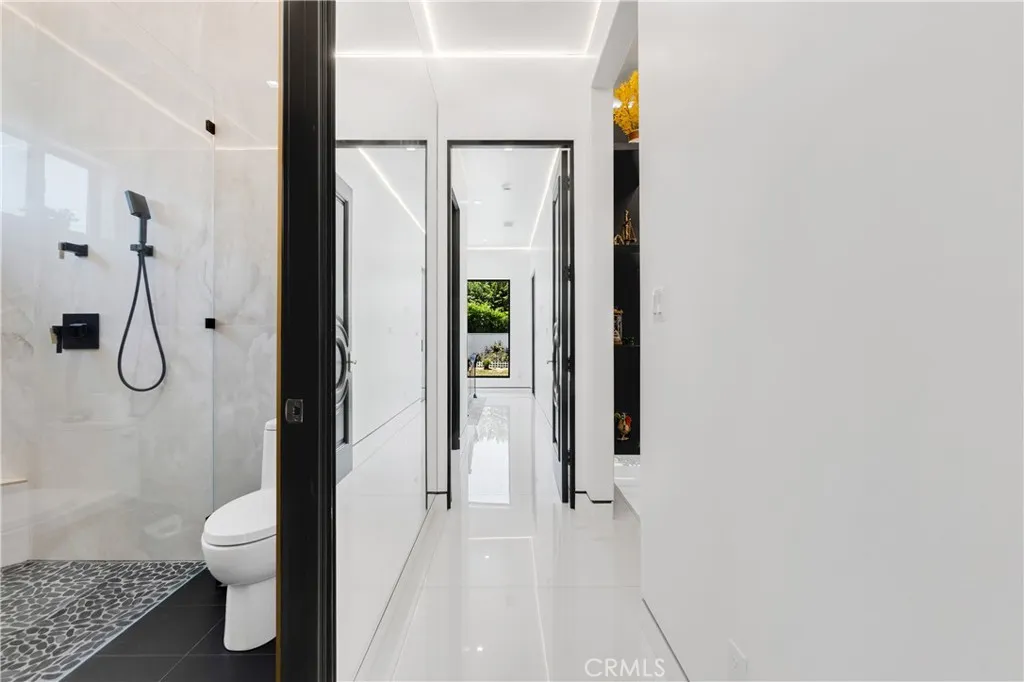 9509 Downey Avenue, Downey, California 90240 home-pic-18